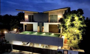 For sale 6 bedrooms villa in Don Mueang, Bangkok