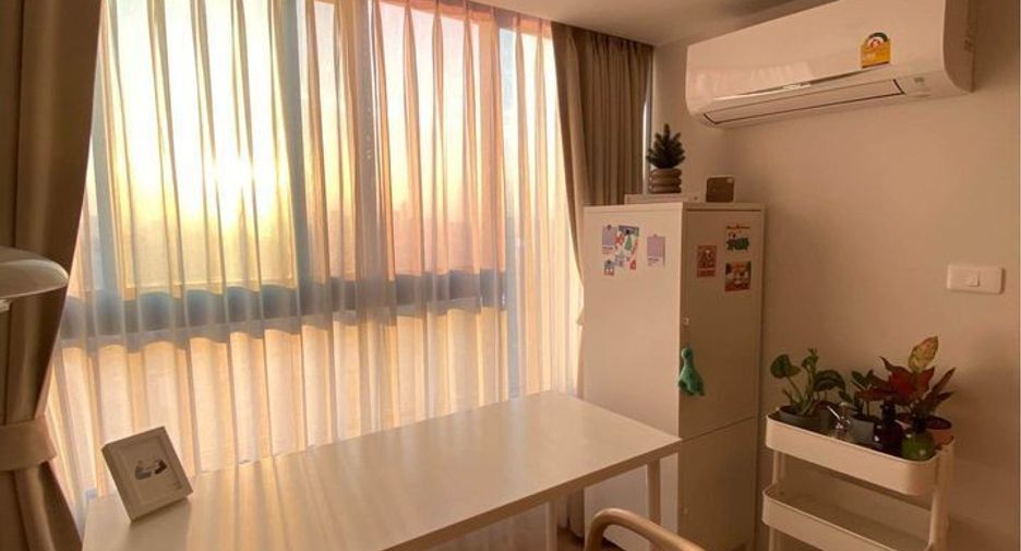 For rent 2 bedrooms condo in Huai Khwang, Bangkok