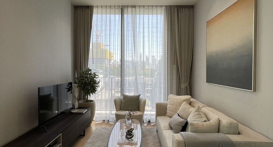 For rent 2 bedrooms condo in Pathum Wan, Bangkok