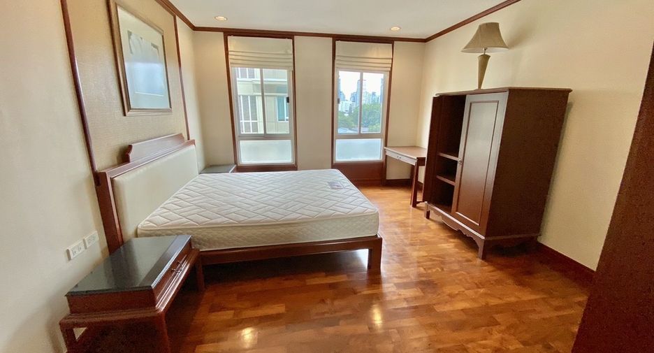For rent 2 bedrooms condo in Khlong Toei, Bangkok