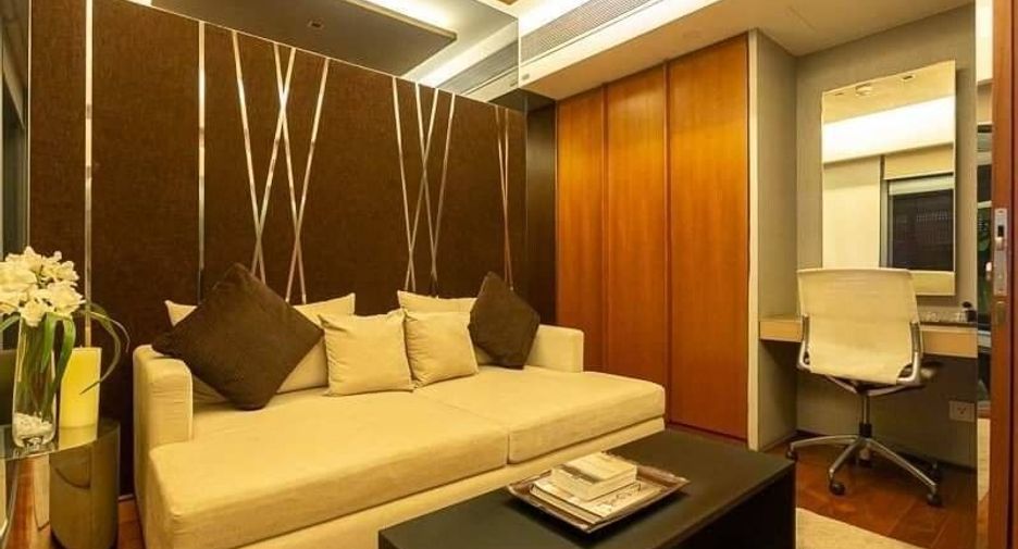 Condo en alquiler de 2 habitaciones en Yan Nawa, Bangkok