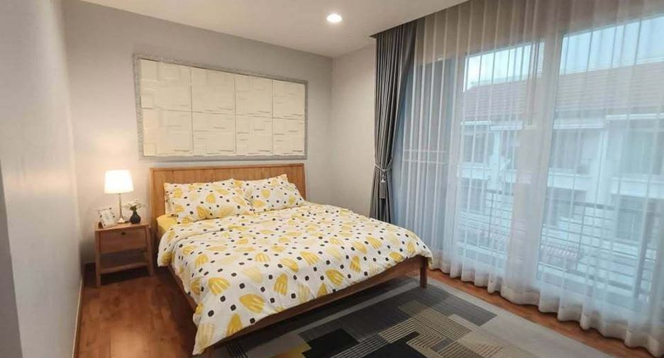 出租 3 卧室 独立屋 在 Lat Krabang, 曼谷