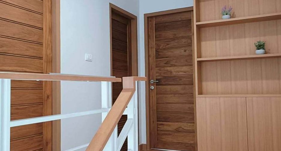 出租 3 卧室 独立屋 在 Lat Krabang, 曼谷