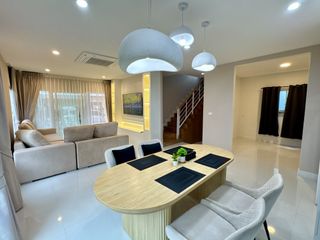 Casa en alquiler de 3 habitaciones en Thalang, Phuket