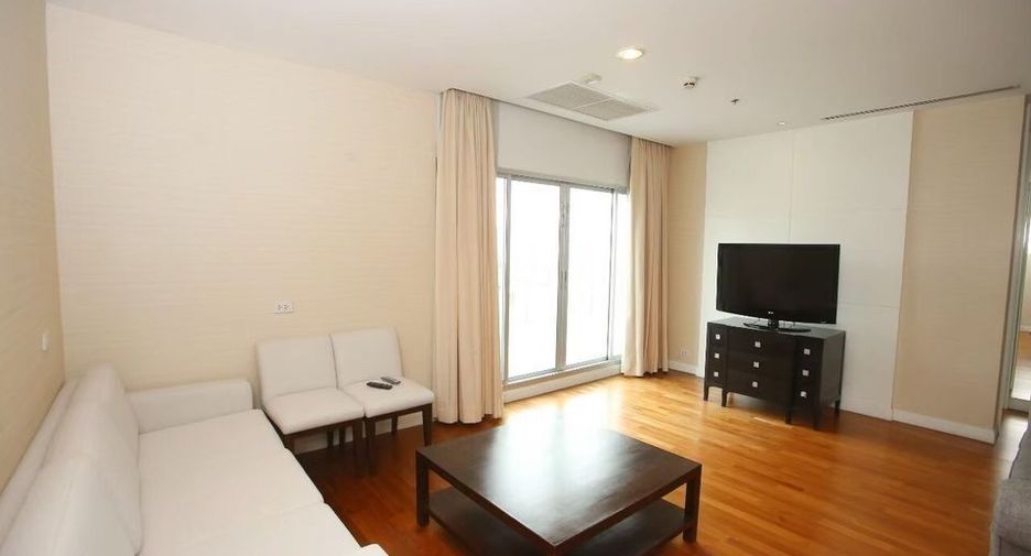 For rent 4 bedrooms condo in Pathum Wan, Bangkok