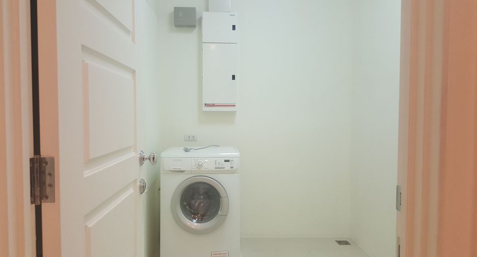 ให้เช่า 3 ห้องนอน คอนโด ใน วัฒนา, กรุงเทพฯ