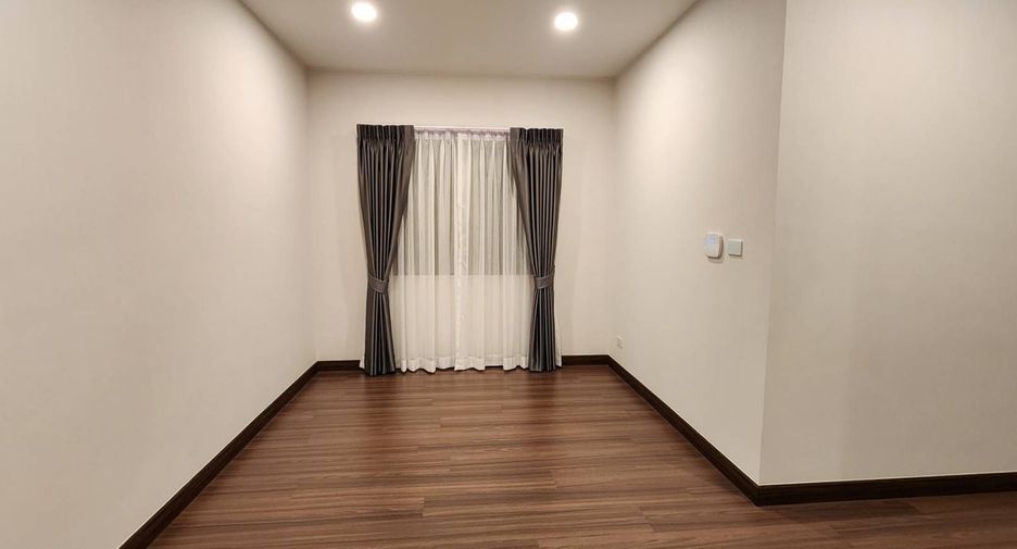Casa en venta de 4 habitaciones en Thawi Watthana, Bangkok
