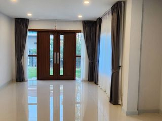 For sale 4 bedrooms house in Thawi Watthana, Bangkok