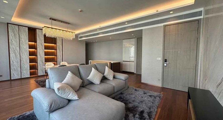 For rent 2 bedrooms condo in Khlong Toei, Bangkok