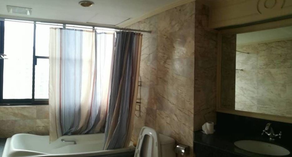 For rent 2 ベッドルーム condo in Khlong Toei, Bangkok