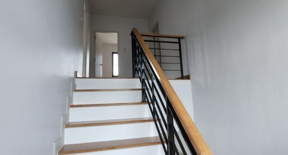 出租 4 卧室 独立屋 在 Bang Phli, Samut Prakan