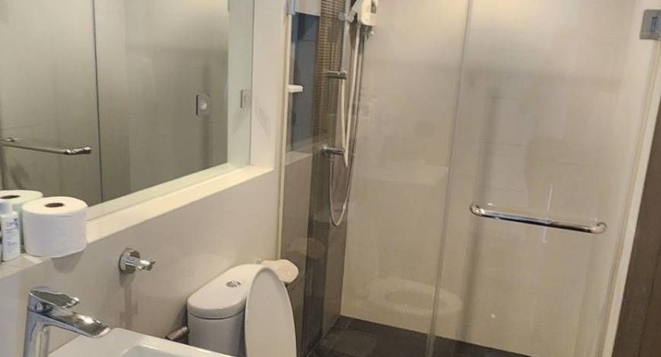 For rent 2 bedrooms condo in Sathon, Bangkok