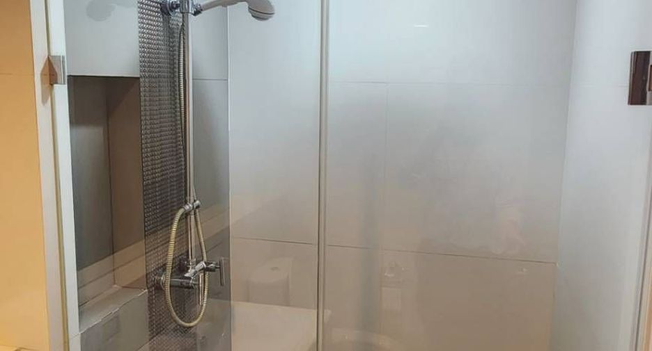 For rent 2 bedrooms condo in Sathon, Bangkok