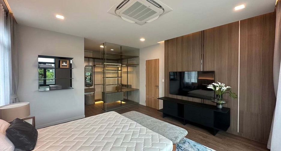 For sale and for rent 4 bedrooms house in Bang Phli, Samut Prakan