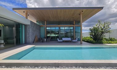 For sale 4 bedrooms villa in Thalang, Phuket