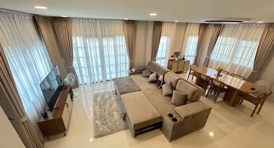 Casa en alquiler de 4 habitaciones en Bang Phli, Samut Prakan