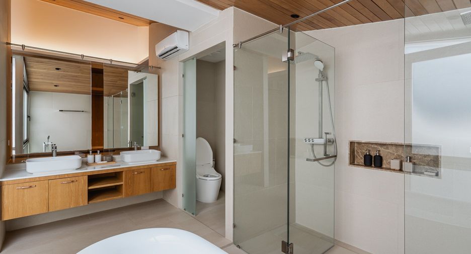For sale 4 bedrooms villa in Thalang, Phuket