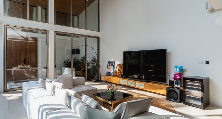 For sale 4 bedrooms villa in Thalang, Phuket