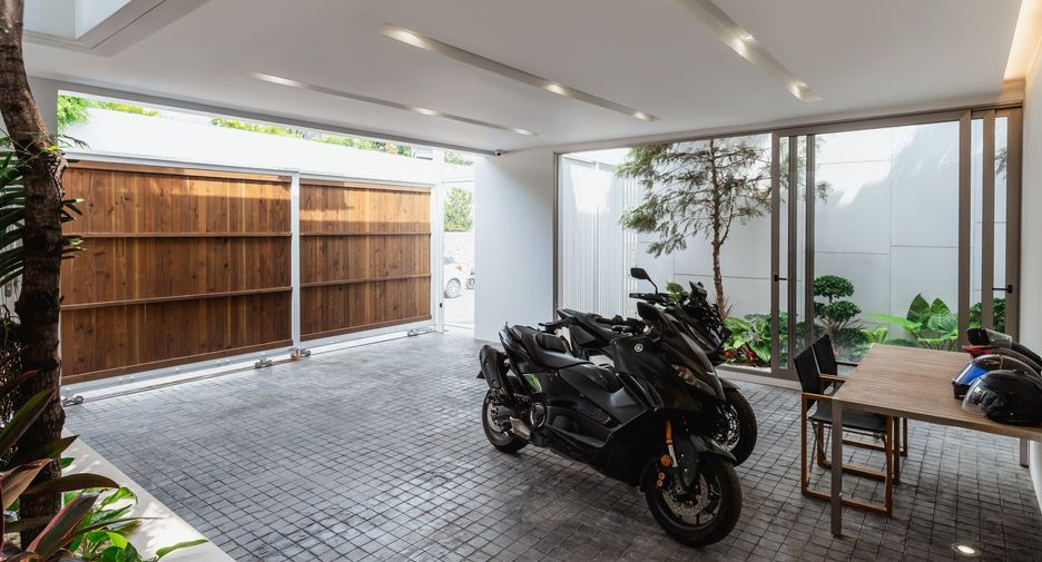 For sale 4 bedrooms villa in Thalang, Phuket