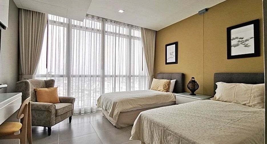 For rent 2 bedrooms condo in Sathon, Bangkok