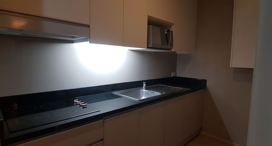 Condo en alquiler de 3 habitaciones en Khlong Toei, Bangkok