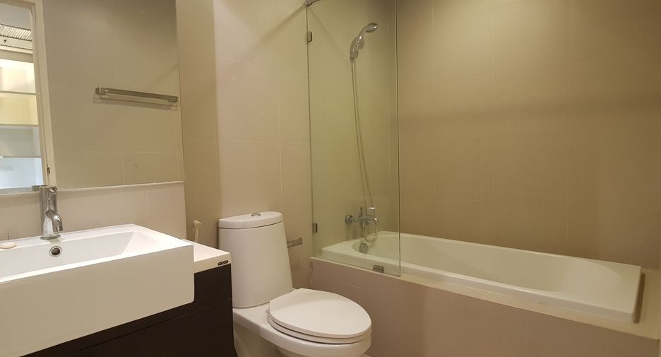 Condo en alquiler de 3 habitaciones en Khlong Toei, Bangkok