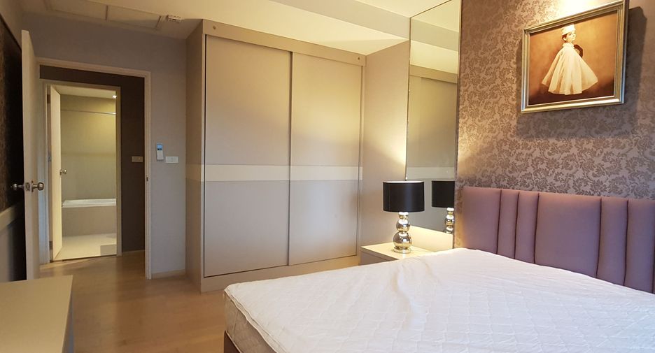 Condo en alquiler de 3 habitaciones en Khlong Toei, Bangkok