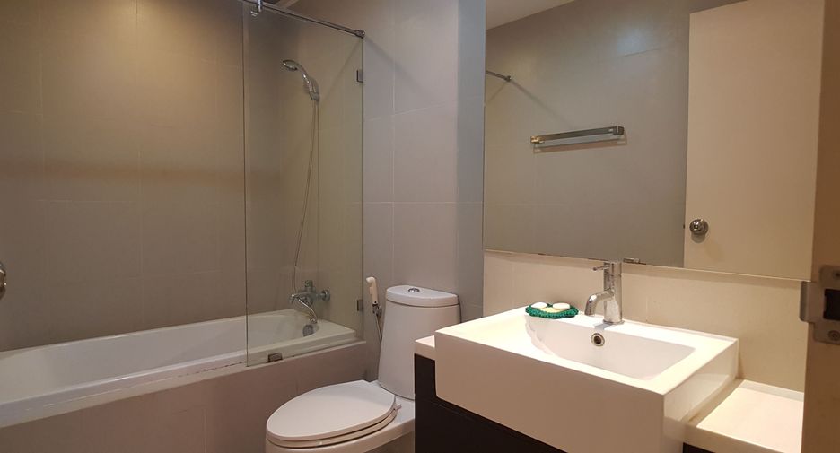 Condo en alquiler de 3 habitaciones en Khlong Toei, Bangkok