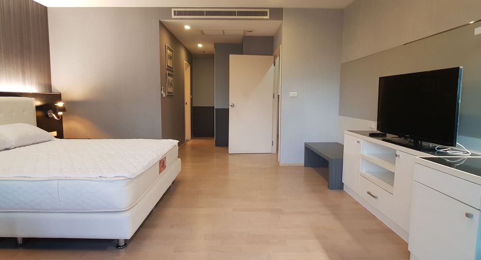 Condo en alquiler de 3 habitaciones en Khlong Toei, Bangkok