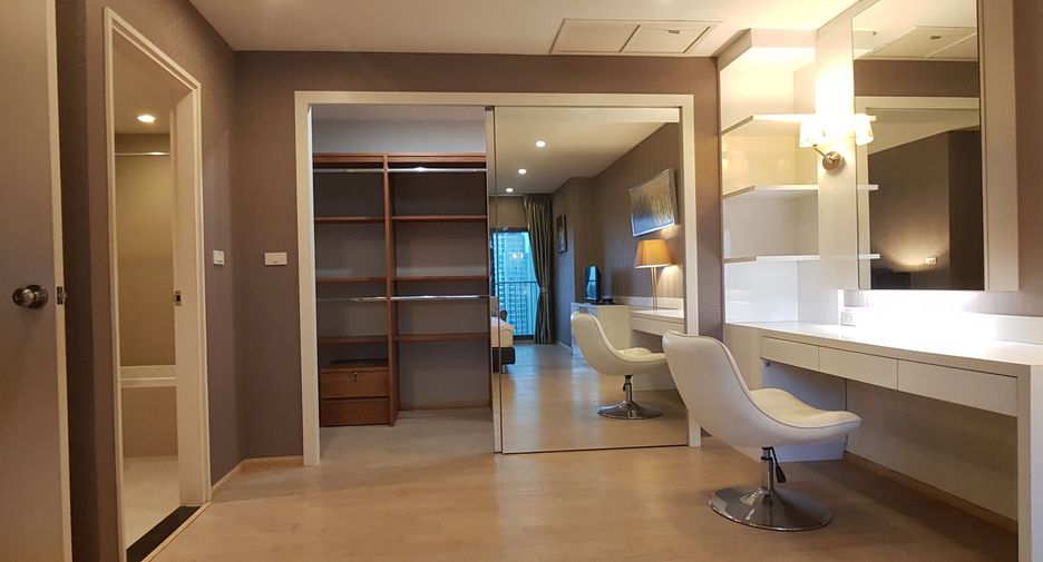 Condo en alquiler de 3 habitaciones en Khlong Toei, Bangkok