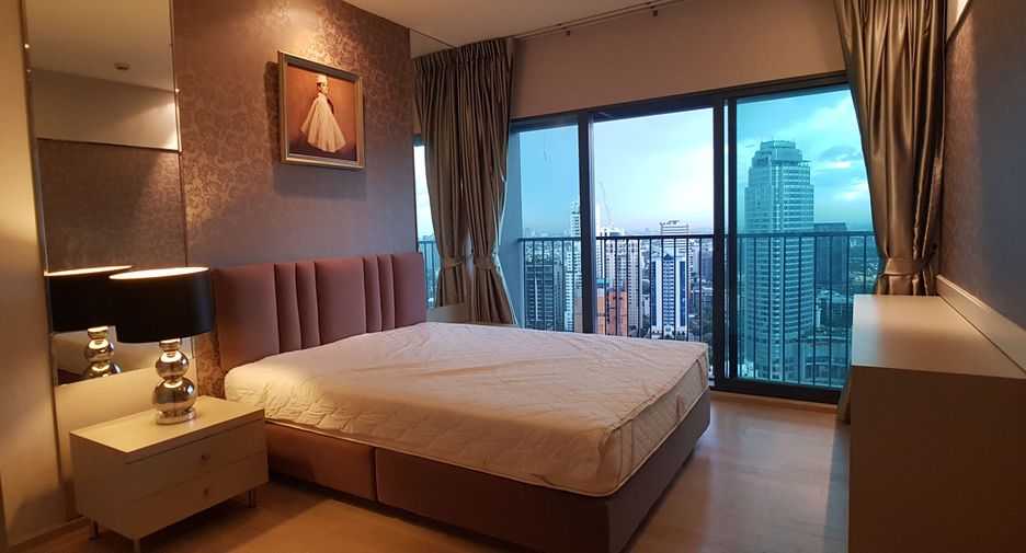 Condo en alquiler de 3 habitaciones en Khlong Toei, Bangkok