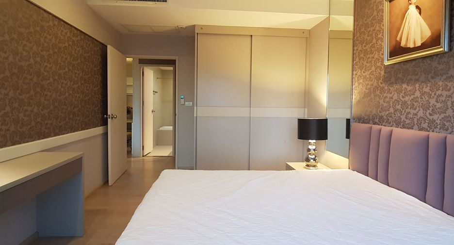 Condo en alquiler de 3 habitaciones en Khlong Toei, Bangkok