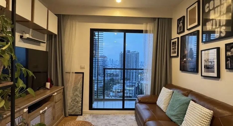 For rent 2 bedrooms condo in Watthana, Bangkok