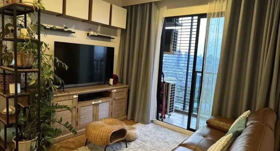 For rent 2 bedrooms condo in Watthana, Bangkok