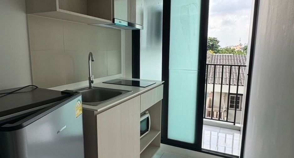 For rent 1 bed condo in Wang Thonglang, Bangkok