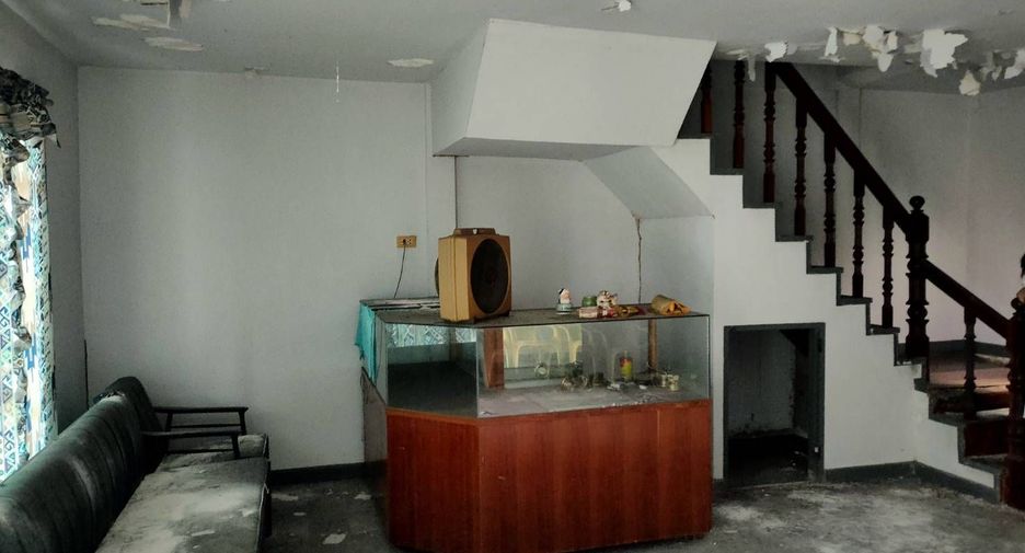 For sale 3 bedrooms townhouse in Khlong Sam Wa, Bangkok