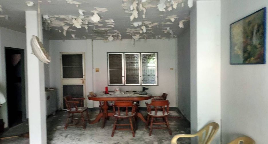 For sale 3 bedrooms townhouse in Khlong Sam Wa, Bangkok