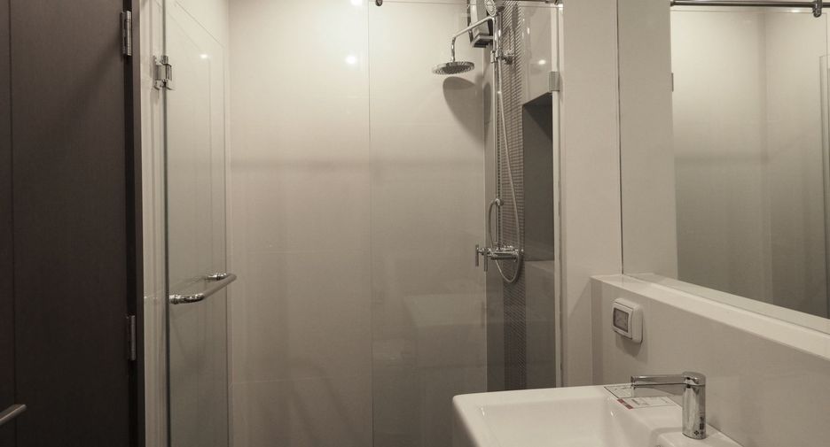For rent 2 bedrooms condo in Sathon, Bangkok