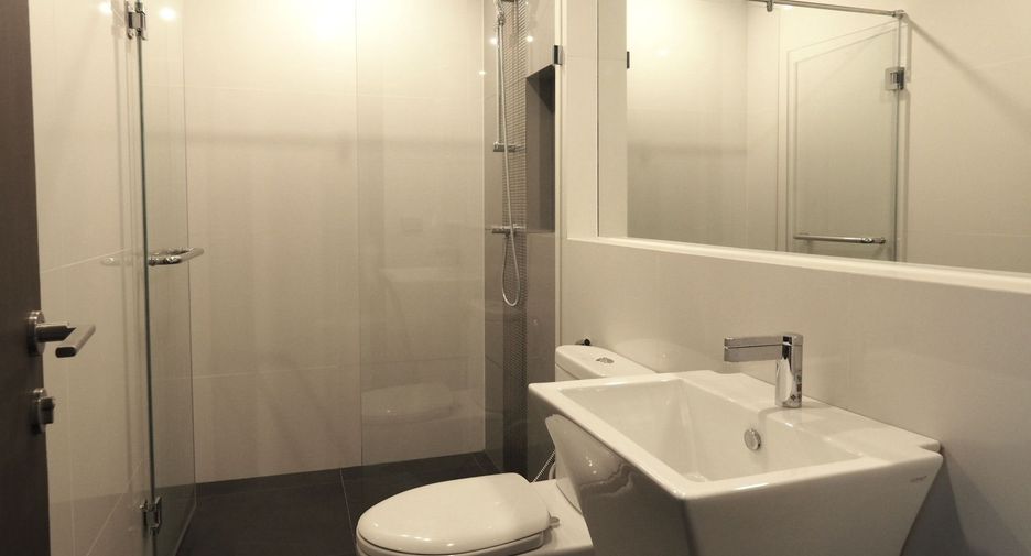 For rent 2 bedrooms condo in Sathon, Bangkok