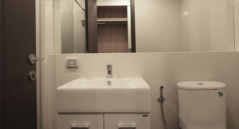 For rent 2 bedrooms condo in Sathon, Bangkok