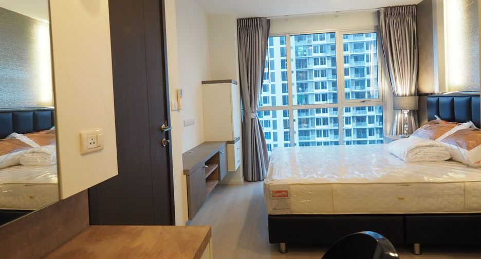 For rent 2 bedrooms condo in Sathon, Bangkok