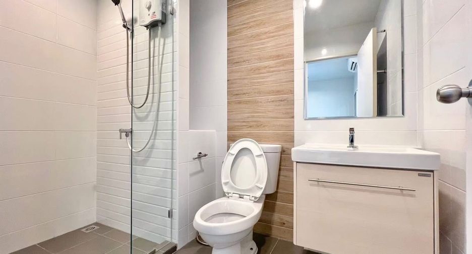 For rent 1 bed condo in Thon Buri, Bangkok