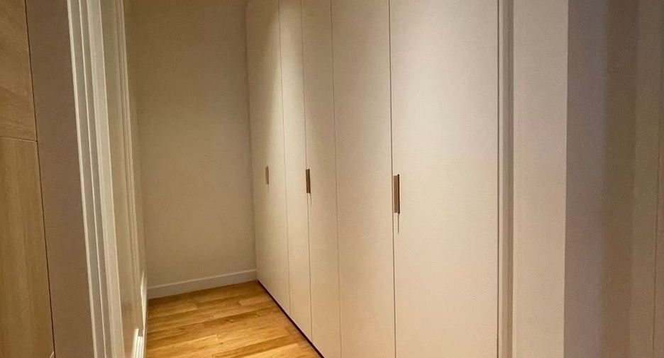 For rent 2 bedrooms condo in Pathum Wan, Bangkok