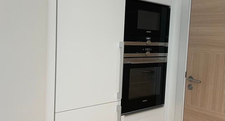 For rent 2 bedrooms condo in Pathum Wan, Bangkok