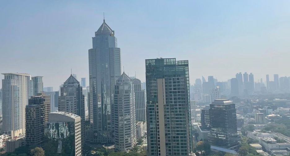 For rent 2 bedrooms condo in Pathum Wan, Bangkok