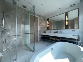 Wohnung zur Miete mit 2 Zimmer in Pathum Wan, Bangkok