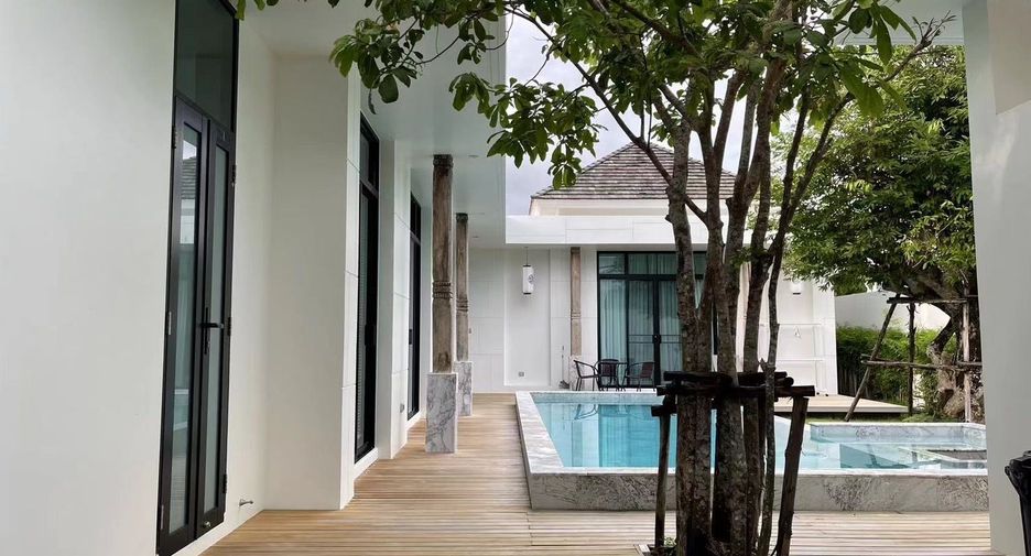 For rent 3 bedrooms villa in Mueang Phuket, Phuket