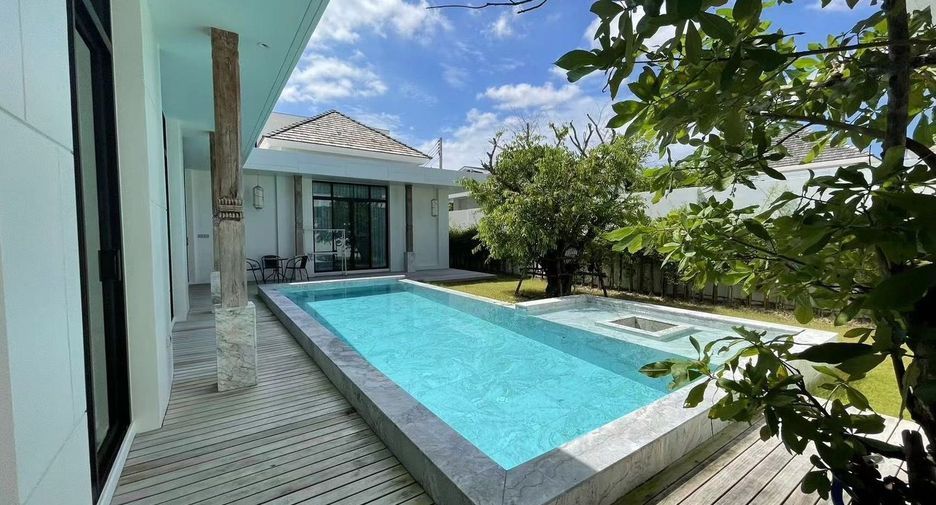 For rent 3 bedrooms villa in Mueang Phuket, Phuket