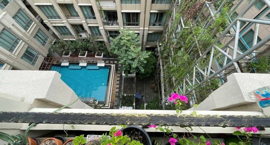 For sale 1 bed condo in Huai Khwang, Bangkok