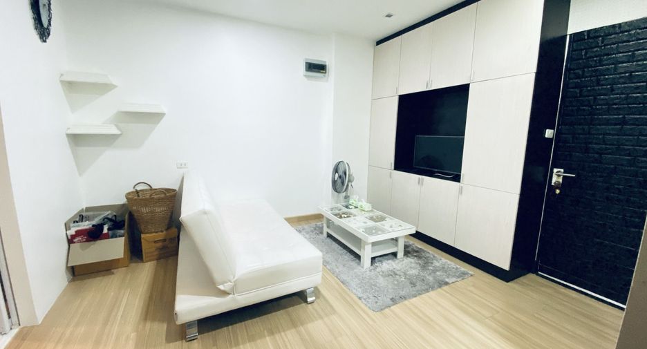 For sale 1 bed condo in Wang Thonglang, Bangkok